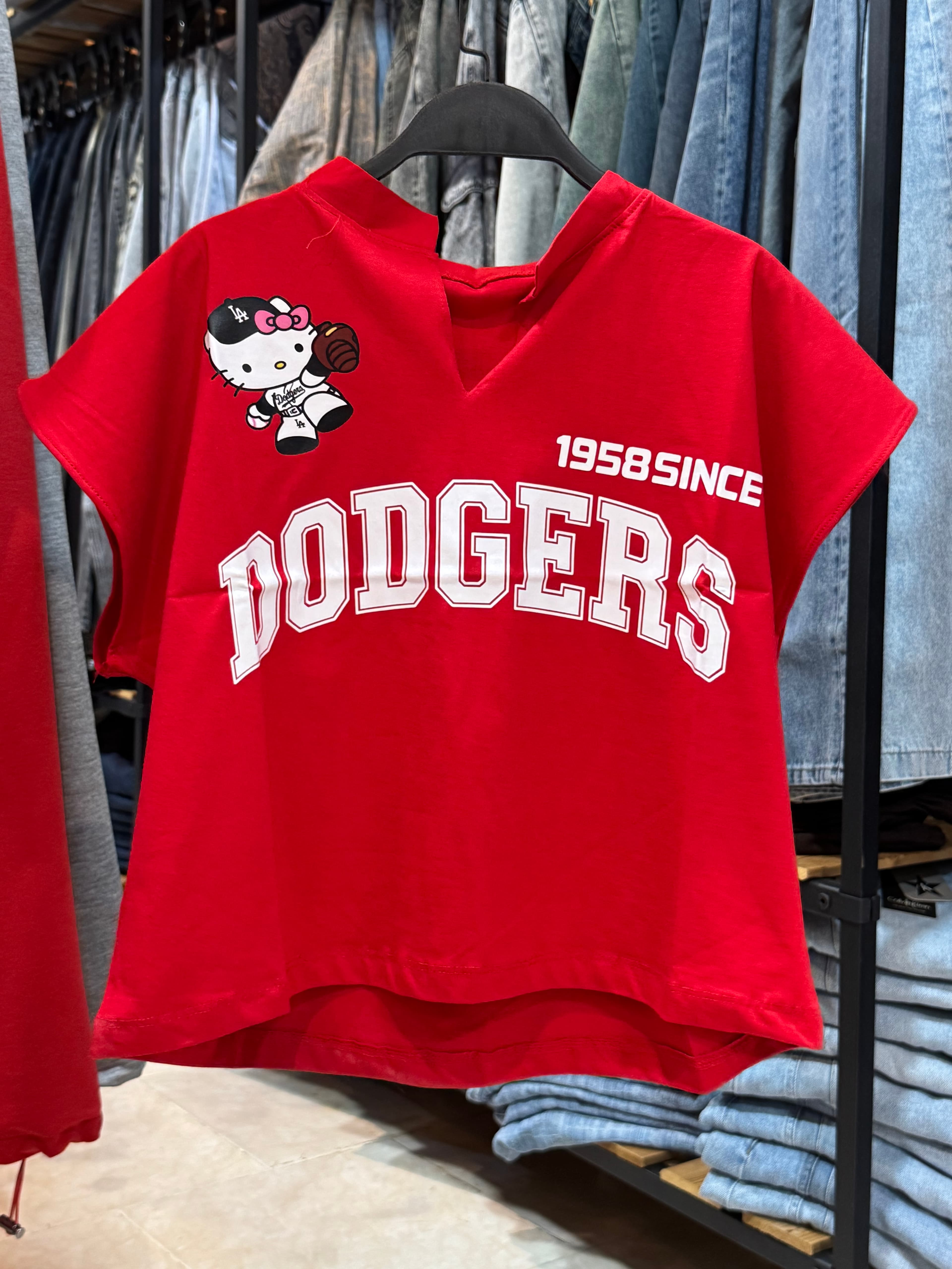 وست هلو کیتی Dodgers | تیشرت طرح دار گرافیکی زنانه و دخترانه