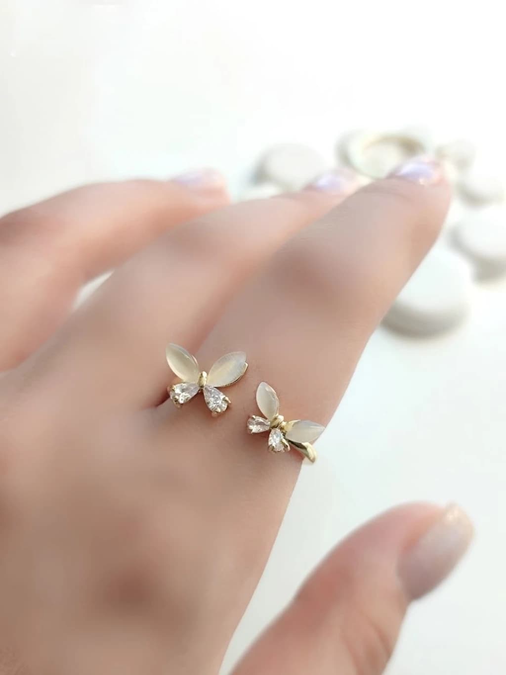 انگشتر ژوپینگ طرح پروانه جفتی فری‌سایز رنگ ثابت و ضدحساسیت — تصویر ۲