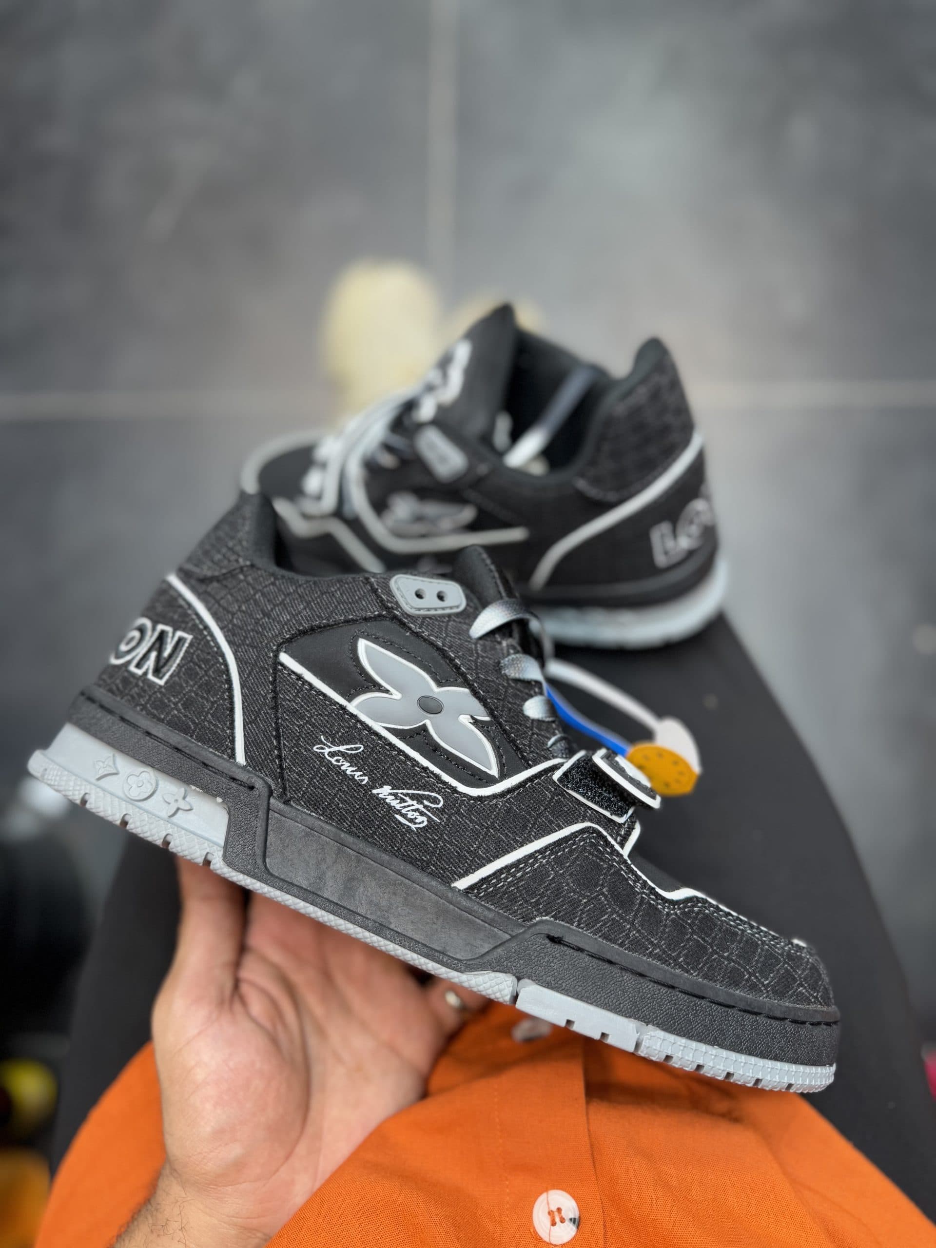 کفش اسپرت لویی ویتون ترینر مشکی LOUIS VUITTON TRAINER — تصویر ۲