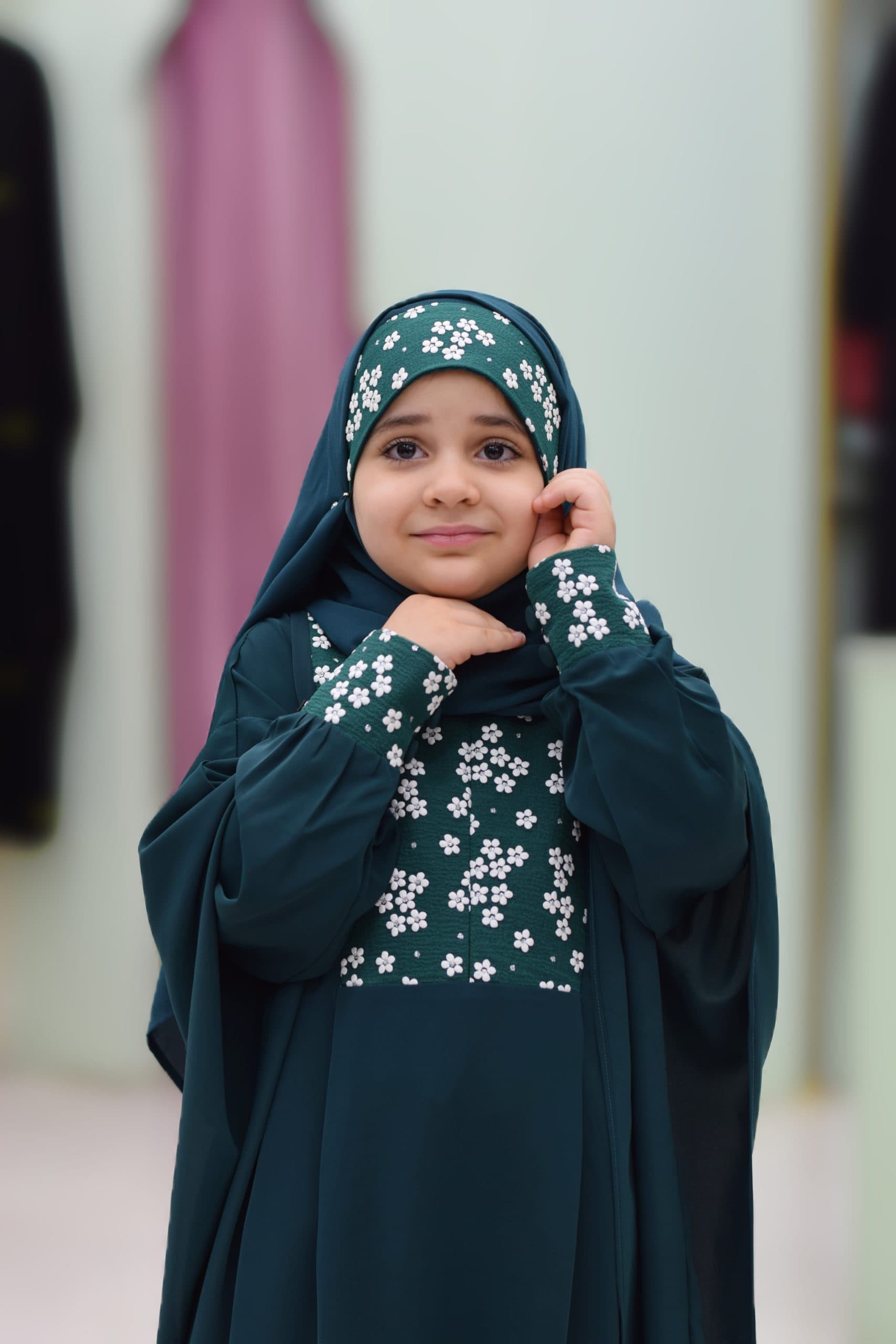 عبای دخترانه یاسمن زمردی — تصویر ۶