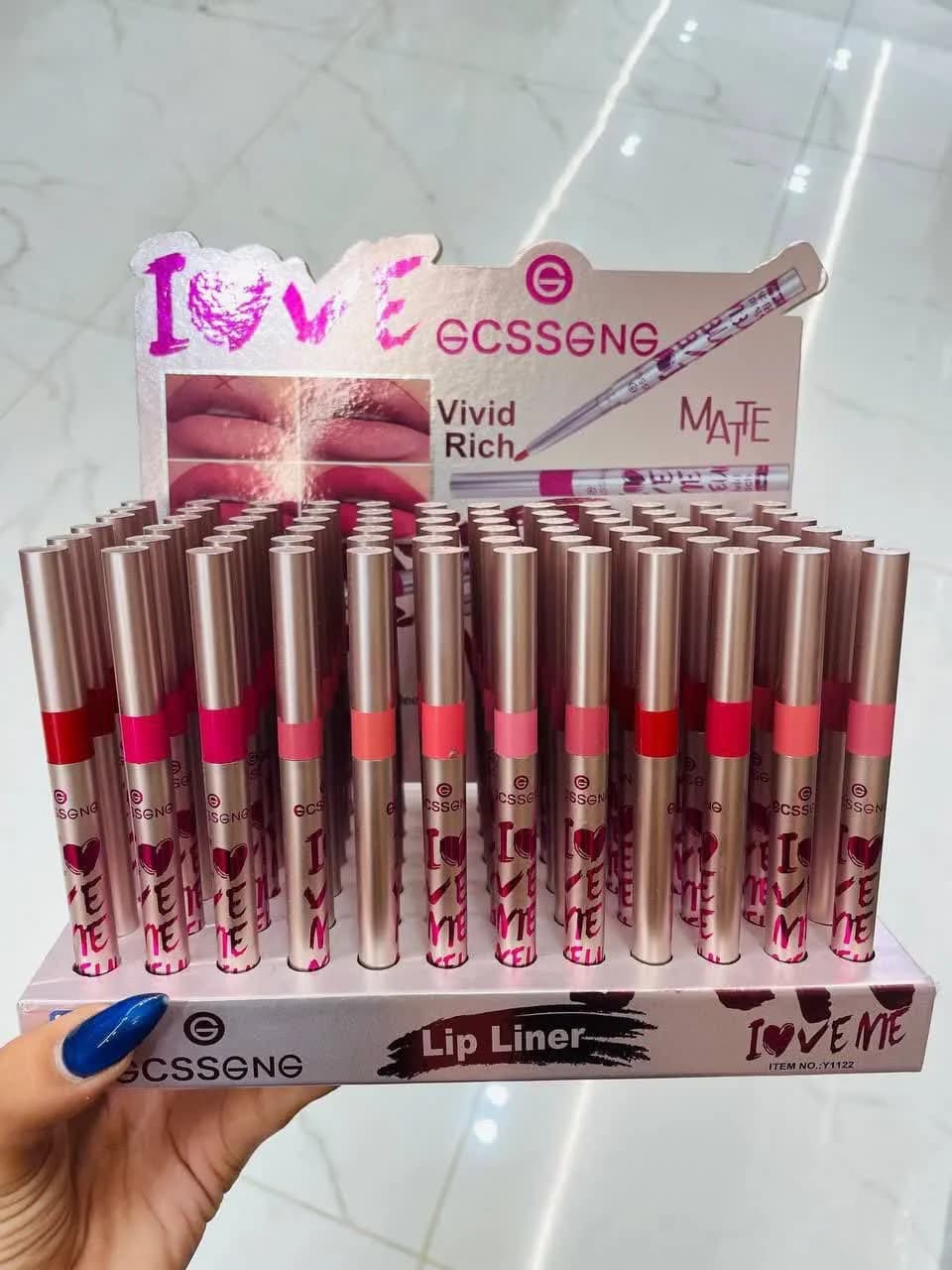 خط لب طرح اسنس