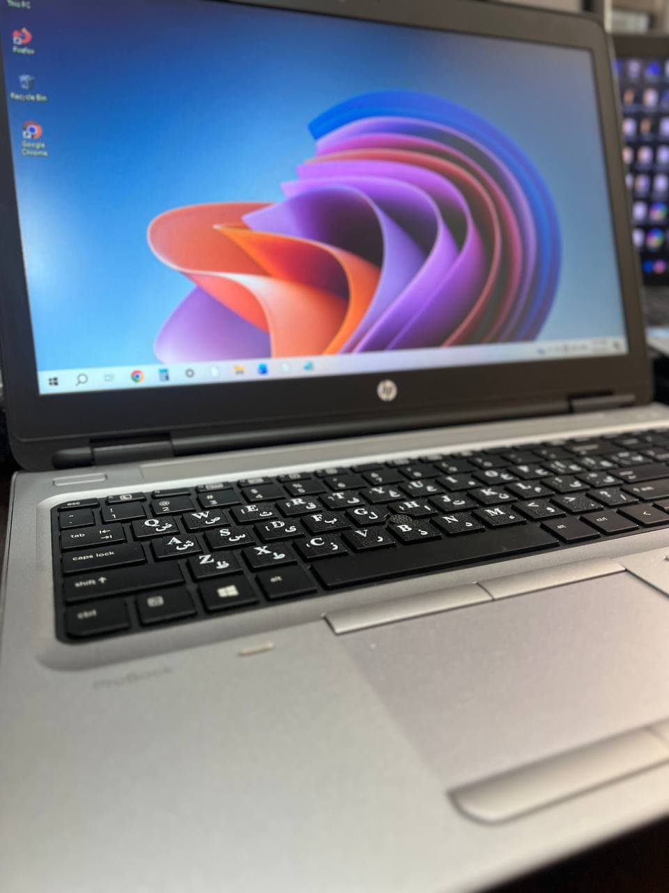 لپ تاپ HP ProBook 650 G3 | Core i5-7440HQ | RAM 8GB | SSD 256GB — تصویر ۲