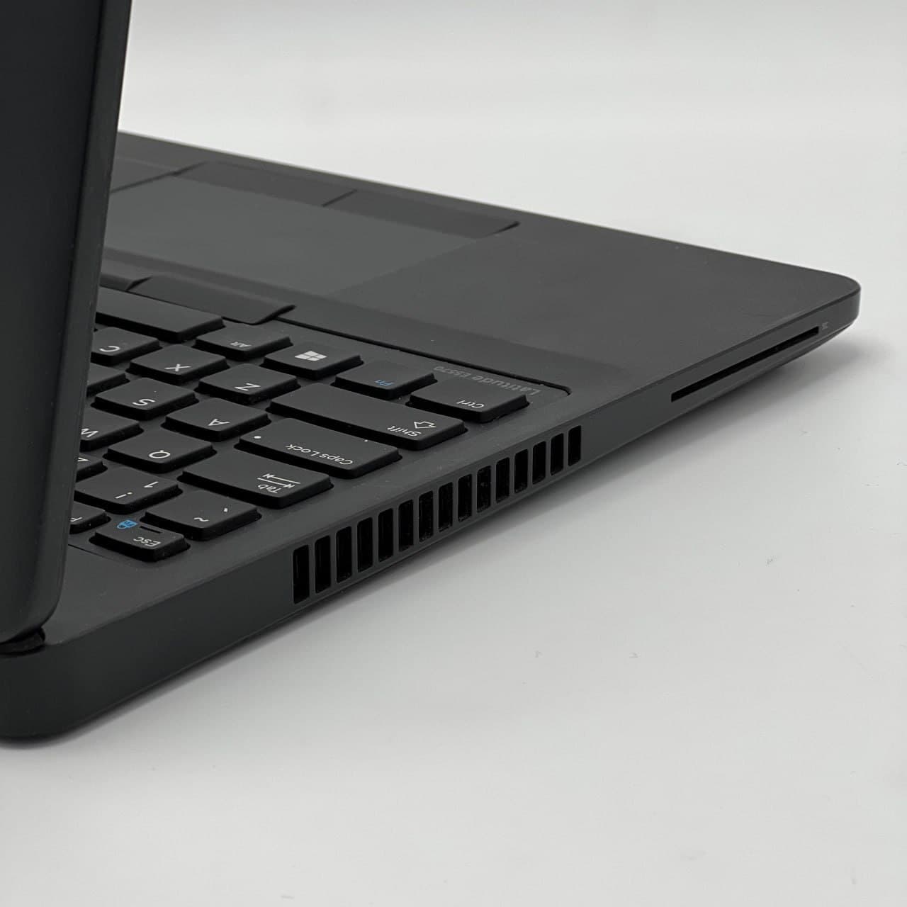 Core i5 – 6440HQ / RAM 8G DDR4 / SSD 256G / VGA AMD 2G / 15.6 inch / لپتاپ Dell latitude 5570 — تصویر ۳