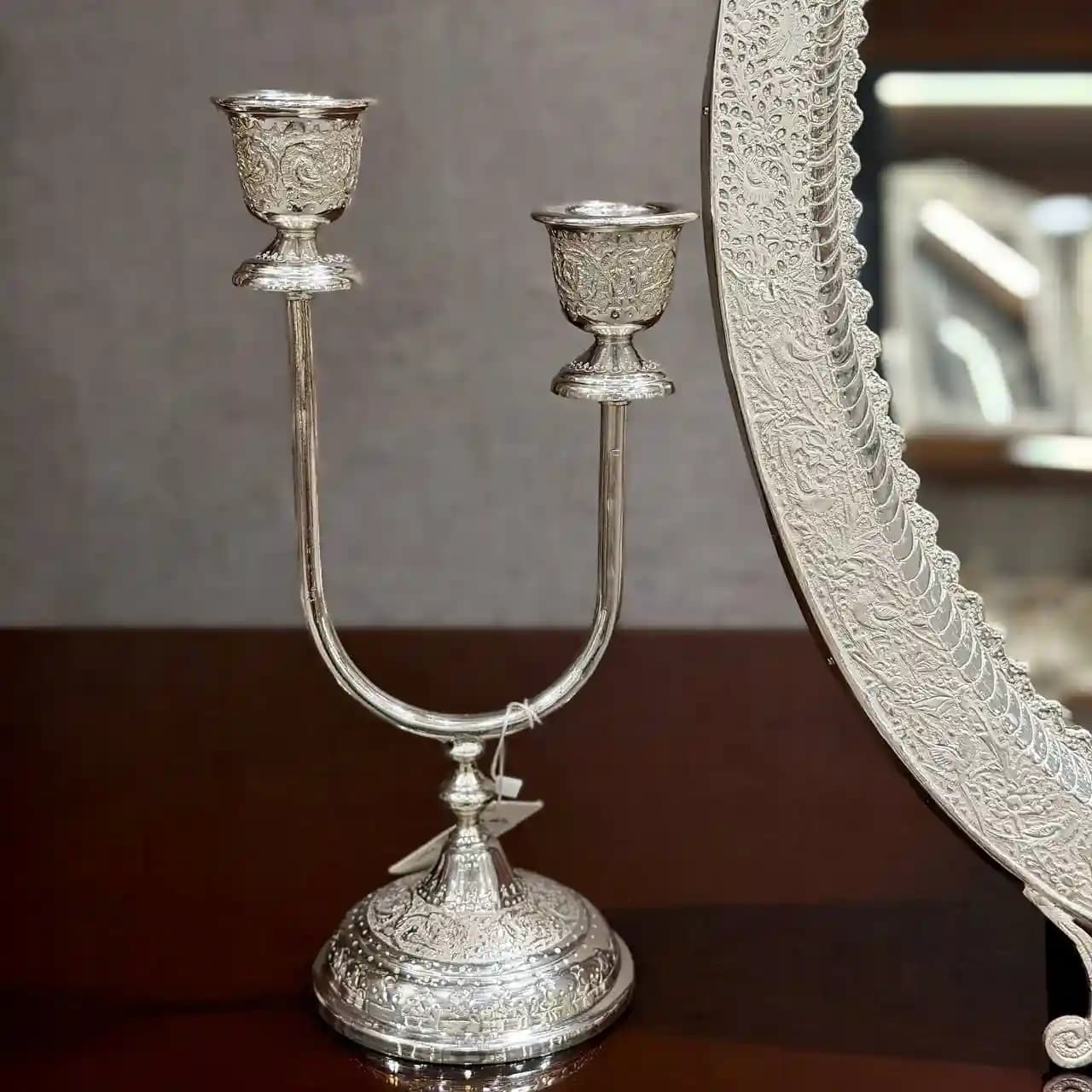 ست آینه نقره بیضی و شمعدان دو شاخه قلم گل و مرغ — تصویر ۲