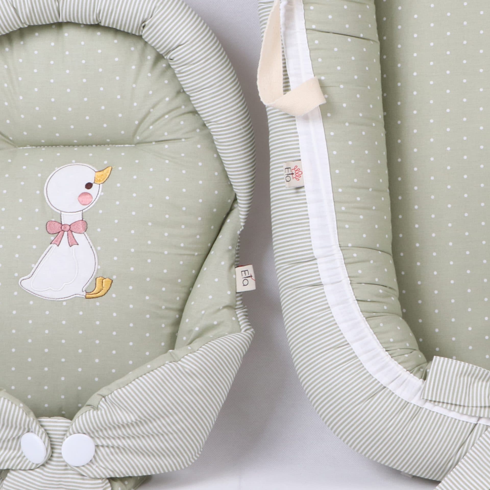 ست 5 تیکه تشک لبه دار و آغوشگیر گلدوزی جوجه اردک سبز — تصویر ۸