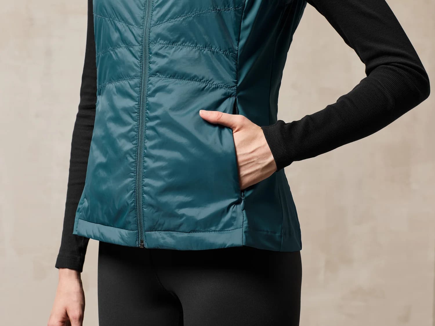 جلیقه رانینگ زنانه کریویت “پریمیوم” CRIVIT Premium Sports Gilet — تصویر ۴