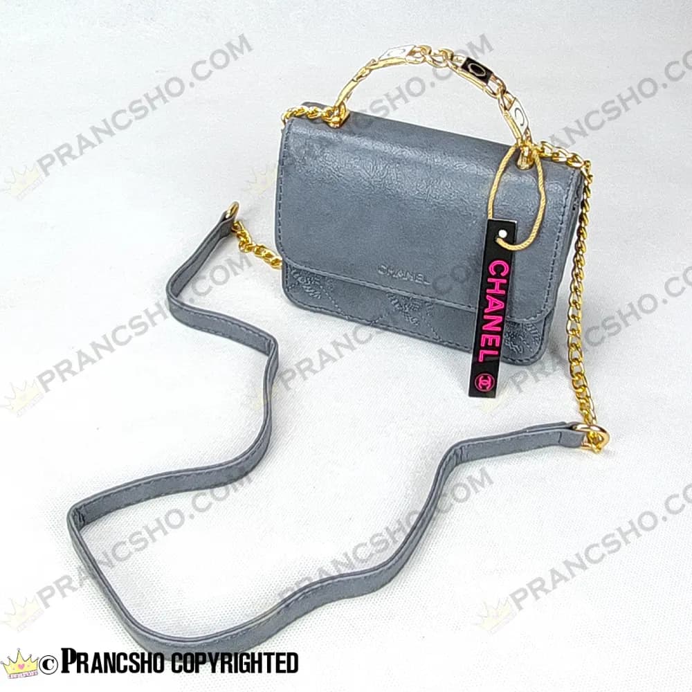 کیف پاسپورتی شنل (CHANEL) دسته فلزی طرح کوکو طوسی — تصویر ۶