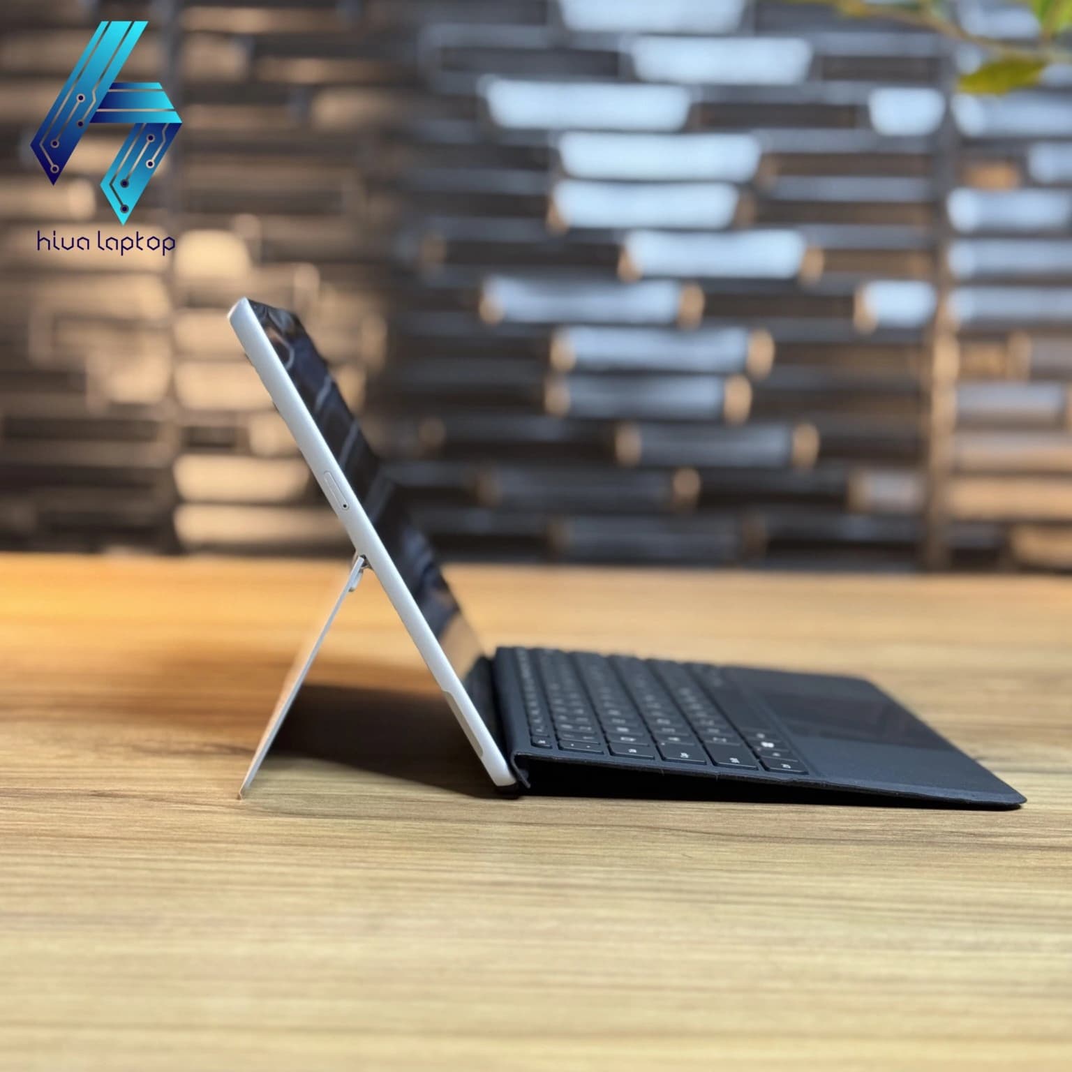Microsoft Surface Go 2 | Core m3-8100Y | رم 8 گیگ | SSD 128GB | نمایشگر 10.5 اینچی Full HD — تصویر ۳