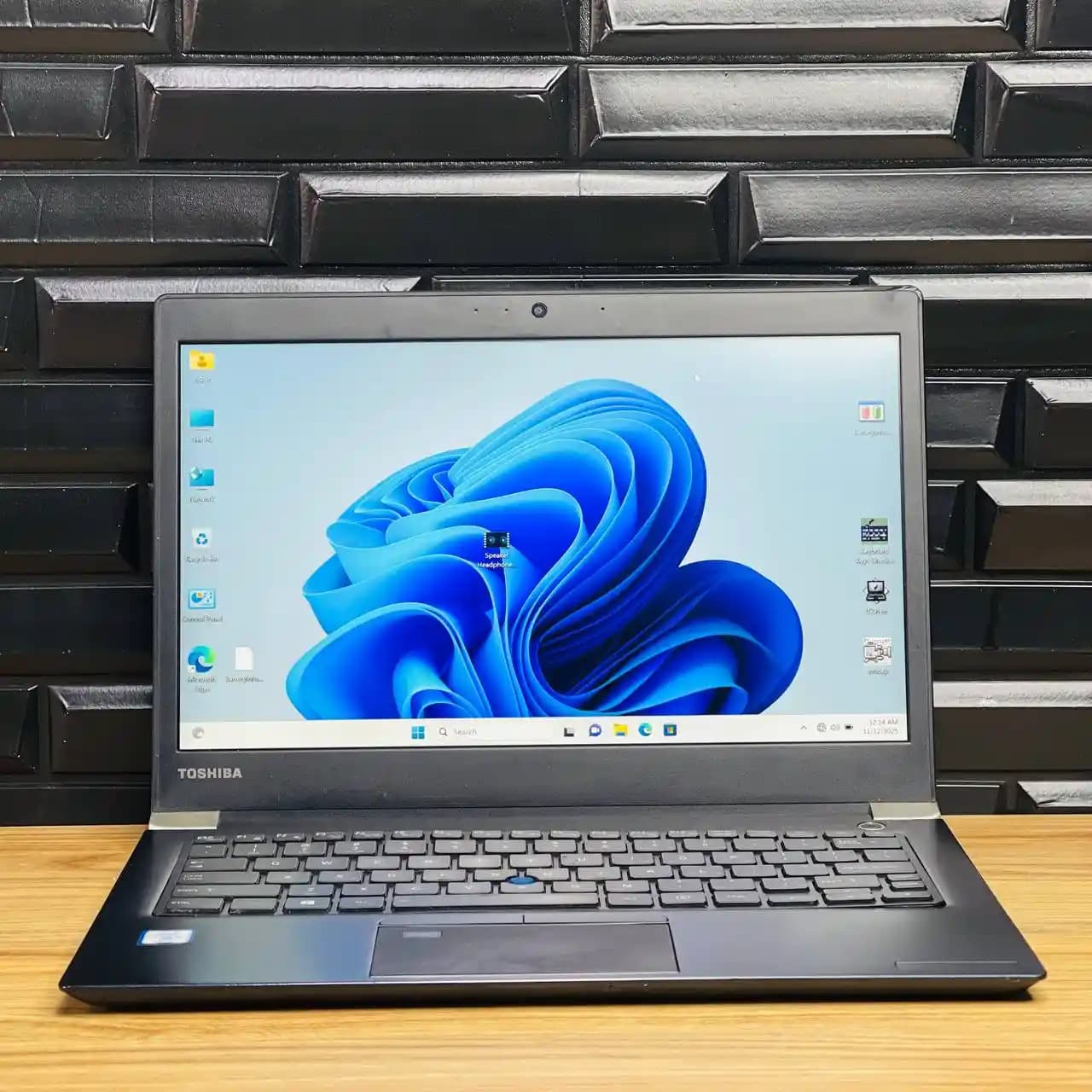 لپتاپ Toshiba X30-E Touch — تصویر ۵