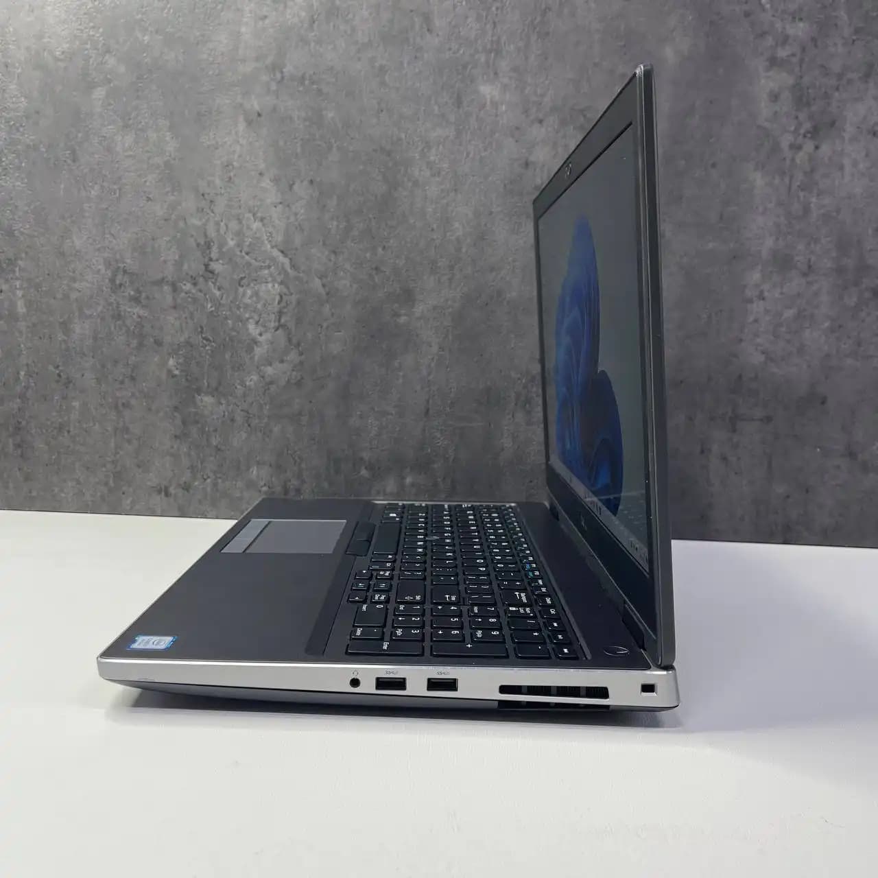 لپ تاپ Dell Precision 7540/ با حافظه 512SSD و رم 16 اندازه صفحه نمایش 15.6 — تصویر ۴