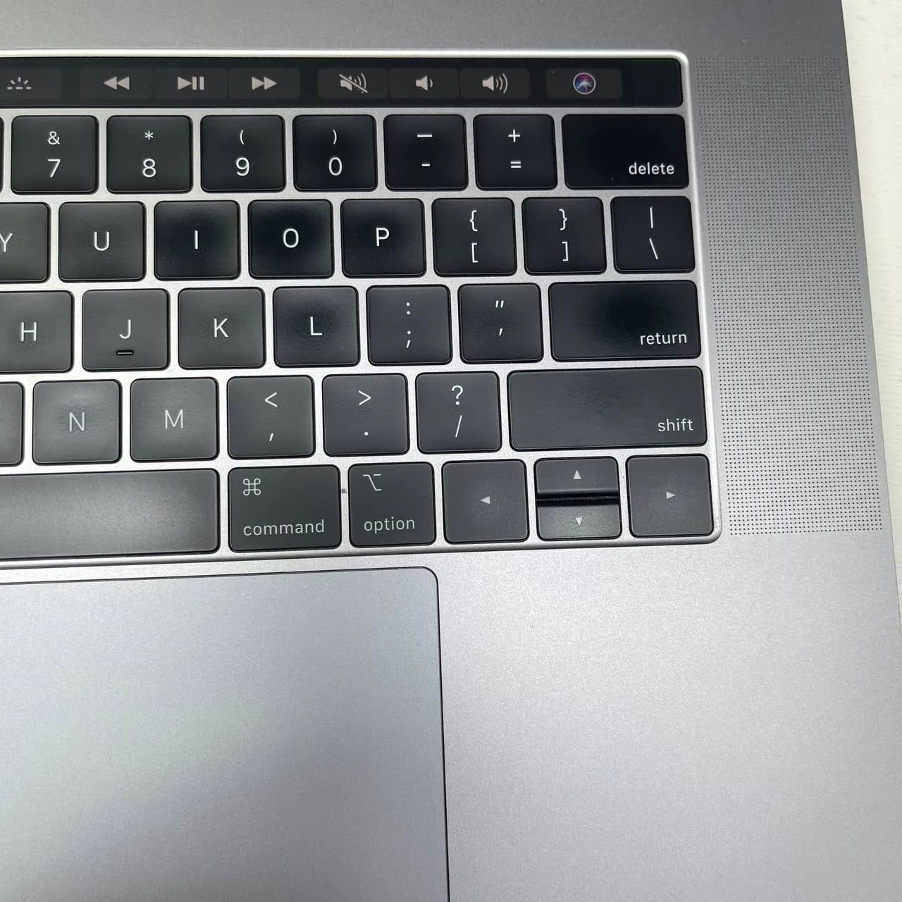 لپ تاپ مک بوک MacBook Pro 2019 A1990 با پردازنده Core i9 — تصویر ۶