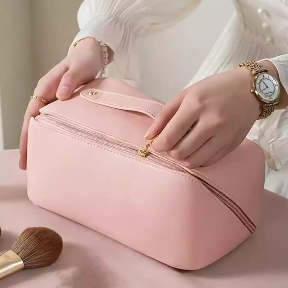کیف لوازم آرایش قایقی