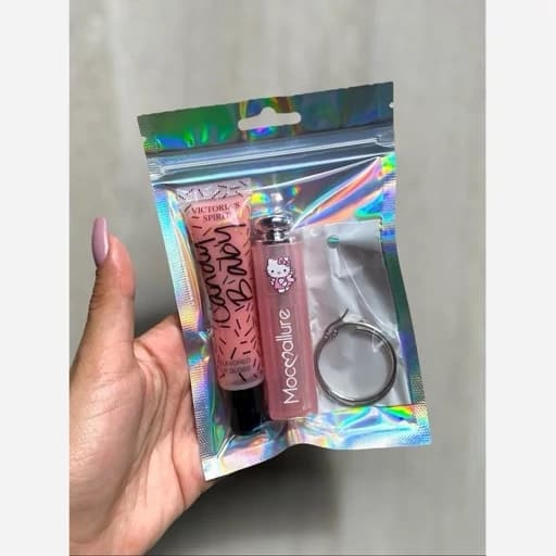 پک هدیه 10 عدد لیپگلاس بالم لب برق لب تینت لب رژ لب فانتزی کیوت مناسب کادو هدیه تولد — تصویر ۸