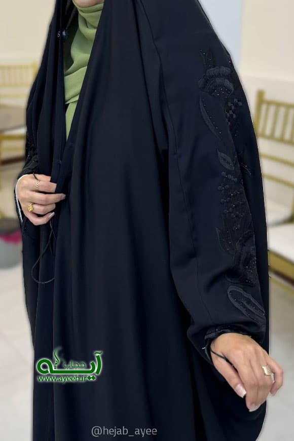 چادر عربی گلدوزی طرح ملکه — تصویر ۳