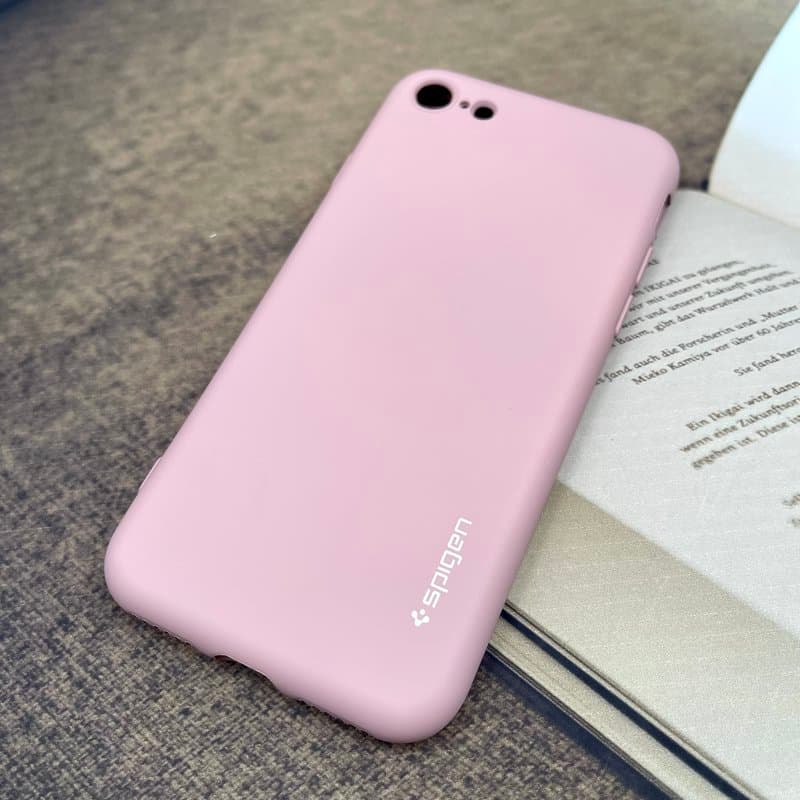 قاب گوشی iPhone 7 / iPhone 8 / iPhone SE 2020 / iPhone SE 2022 آیفون سیلیکونی Spigen اورجینال کابل داخل پارچه ای محافظ لنز دار گلبهی کد 171402 — تصویر ۲