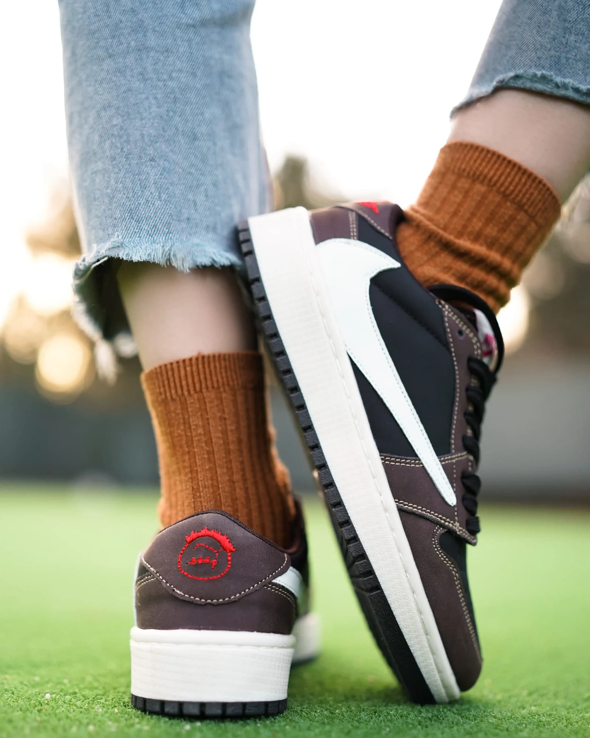 کتونی نایک ترویس اسکات دارک موکا | Nike Travis Scott Dark Mocha — تصویر ۳
