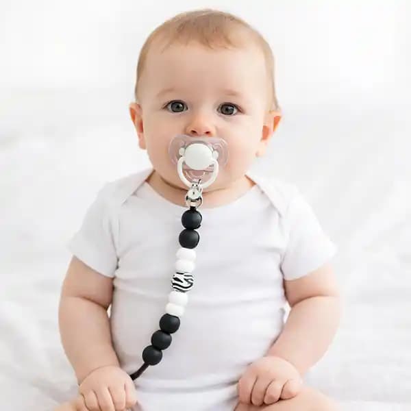 بند پستانک طرح مهره ای ساده برند بیبی میلا Baby mila