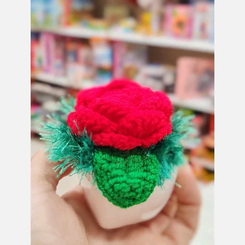 گلدون با طرح گل بافتنی دکوری — تصویر ۳