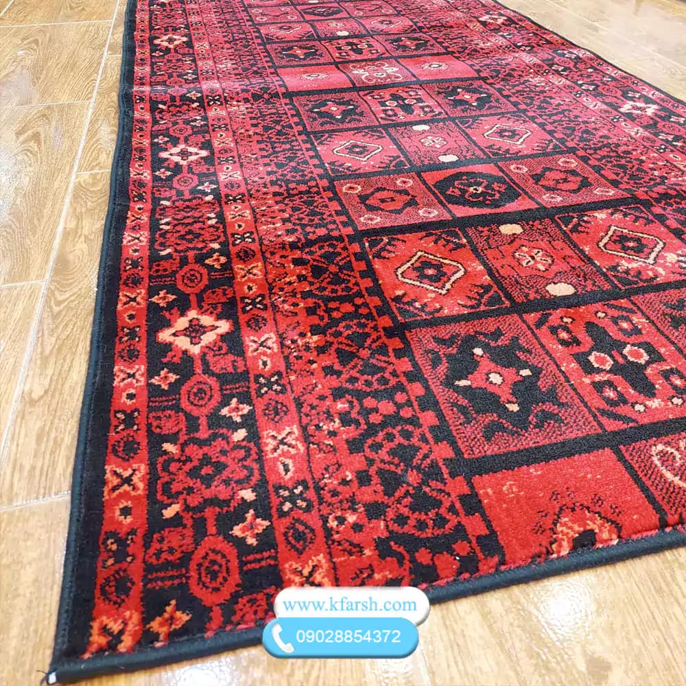 فرش کناره راهرویی قرمز طرح بلوچ ( لاکی) — تصویر ۳