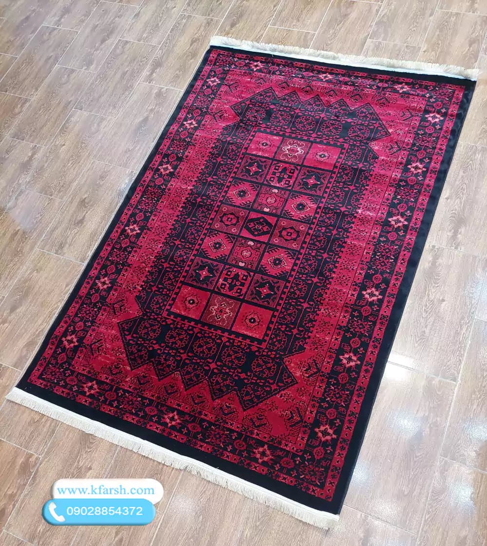 فرش قرمز طرح بلوچ (لاکی)