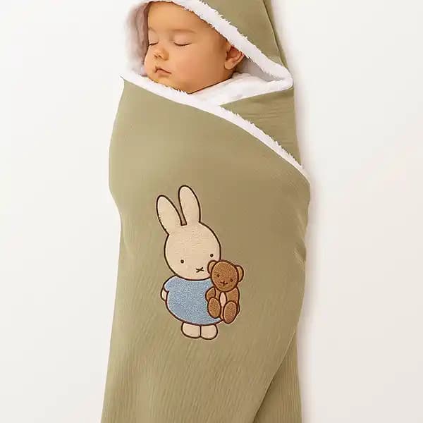 پتو کلاه دار نوزاد طرح خرس و خرگوش برند بیبی لایک Baby like — تصویر ۵