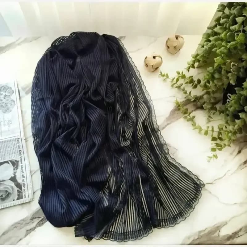 شال توری میله ای دور دانتل قواره 180 در 72 سانت مناسب استفاده روزمره — تصویر ۴
