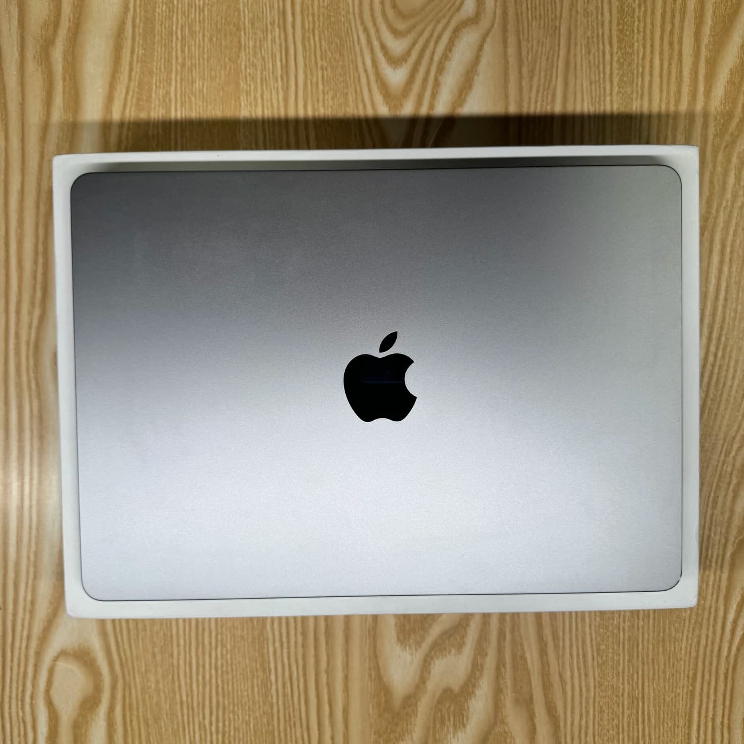 لپ تاپ 13 اینچی دست دوم اپل مدل MacBook Air MLXW3 2022
