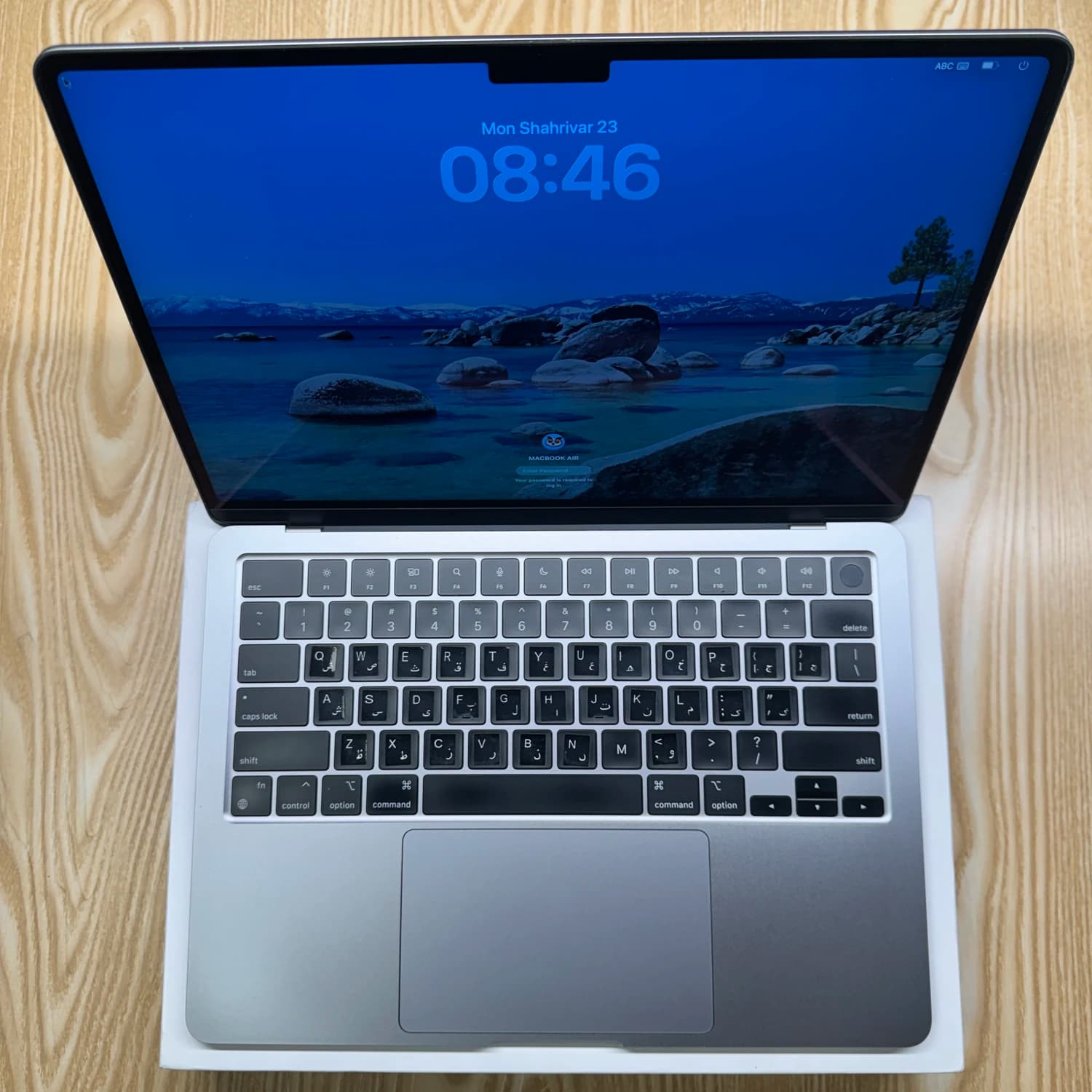 لپ تاپ 13 اینچی دست دوم اپل مدل MacBook Air MLXW3 2022 — تصویر ۲