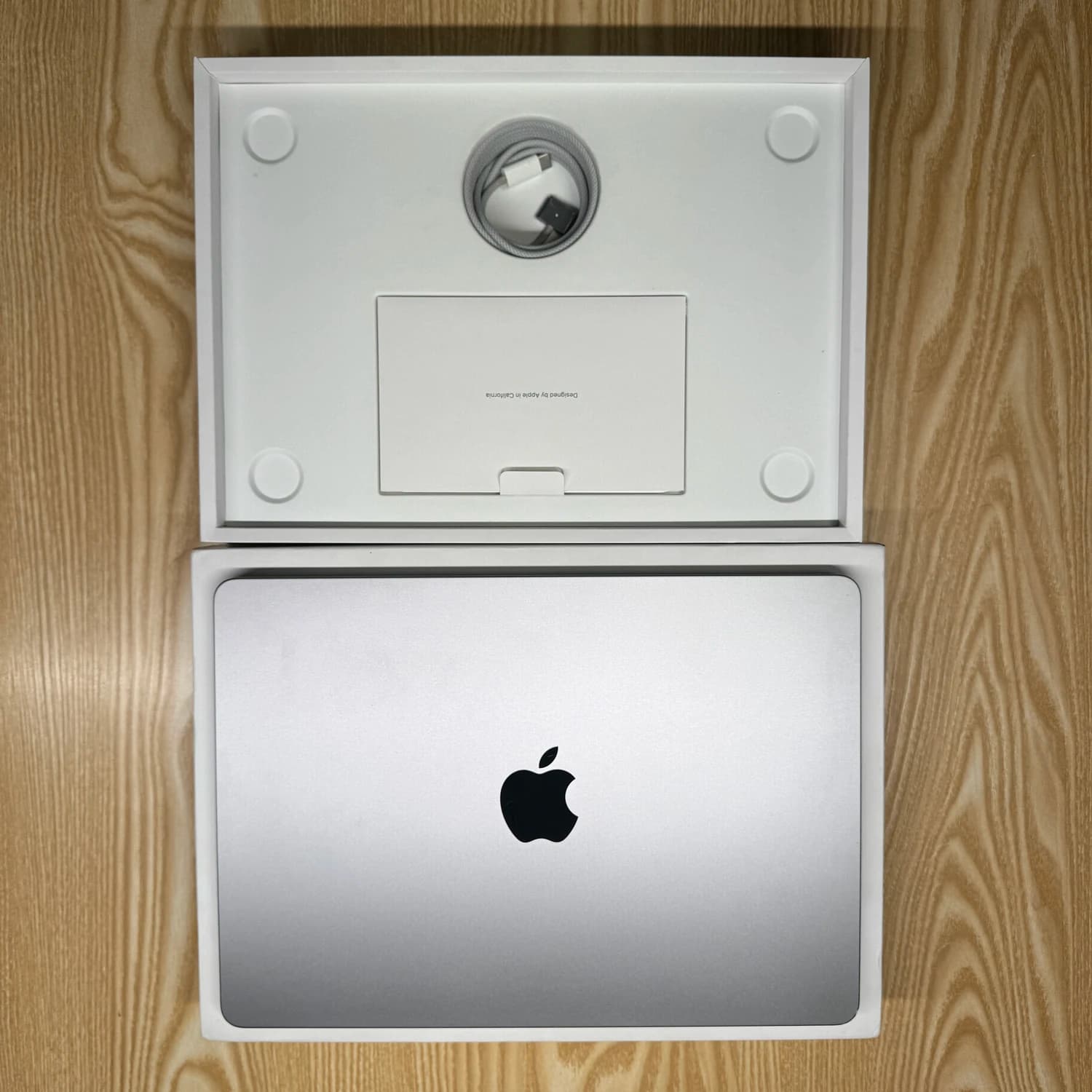 لپ تاپ 13 اینچی دست دوم اپل مدل MacBook Air MLXW3 2022 — تصویر ۳