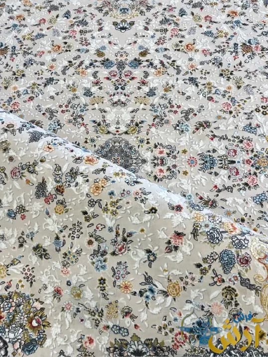 فرش افشان کرم طرح الینا 700 شانه گل برجسته — تصویر ۴