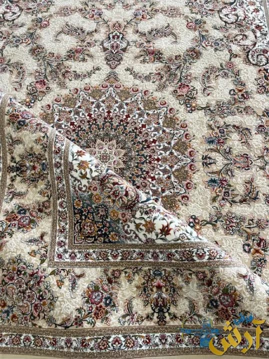 فرش کرمی گل برجسته طرح ماهان 1200 شانه — تصویر ۴