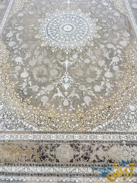 فرش بژ طلایی 1200 شانه طرح شاهانه — تصویر ۳