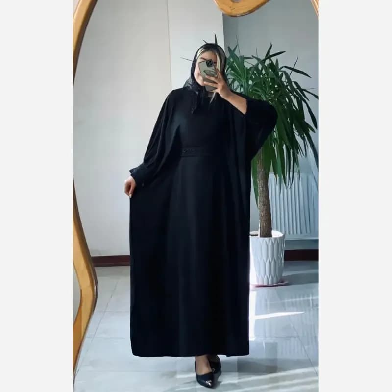 عبای زنانه راحیل الیزه مشکی بلند ملیله دوزی شده آستین پلیسه فری سایز — تصویر ۴