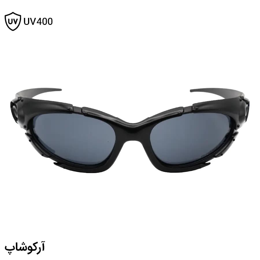 عینک OAKLEY طرح Plate با فریم مشکی مات، شکل بیضی، بیسدار و لنز دودی تیره مدل 9367 — تصویر ۲