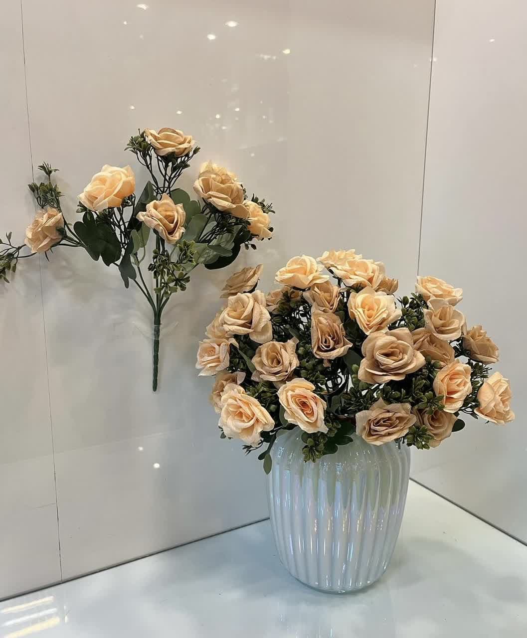 بوته کوچک گل مصنوعی رز — تصویر ۳