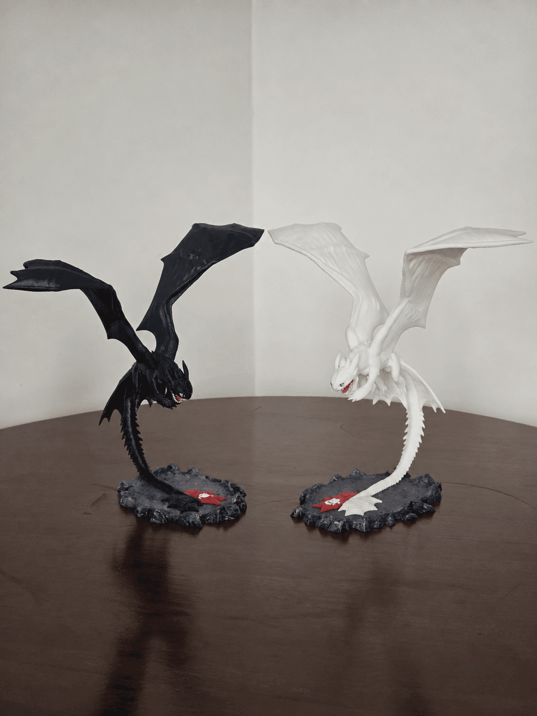 فیگور خشم شب و خشم روز (light fury & night fury)