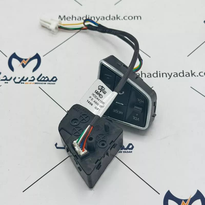 کلیدهای صوتی و کروز کنترل روی فرمان دنا با دسته سیم ایساکو — تصویر ۳