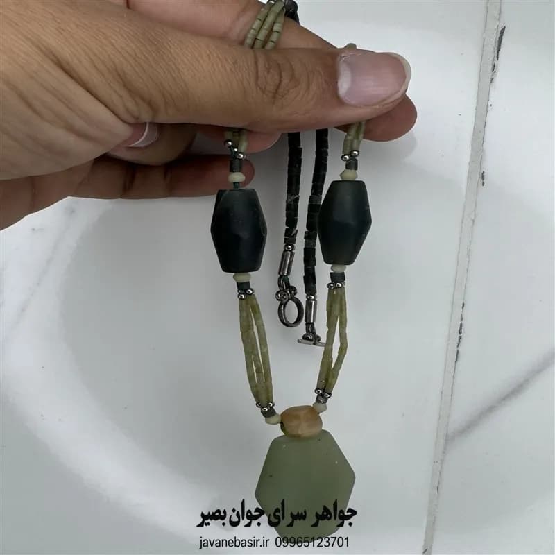 گردنبند یشم سبز افغانستان؛ تکنسخه و نایاب — تصویر ۲