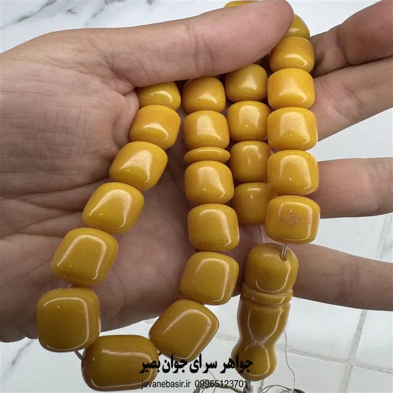 تسبیح سندلوس زرد عسلی؛ سنگین و خوشدست