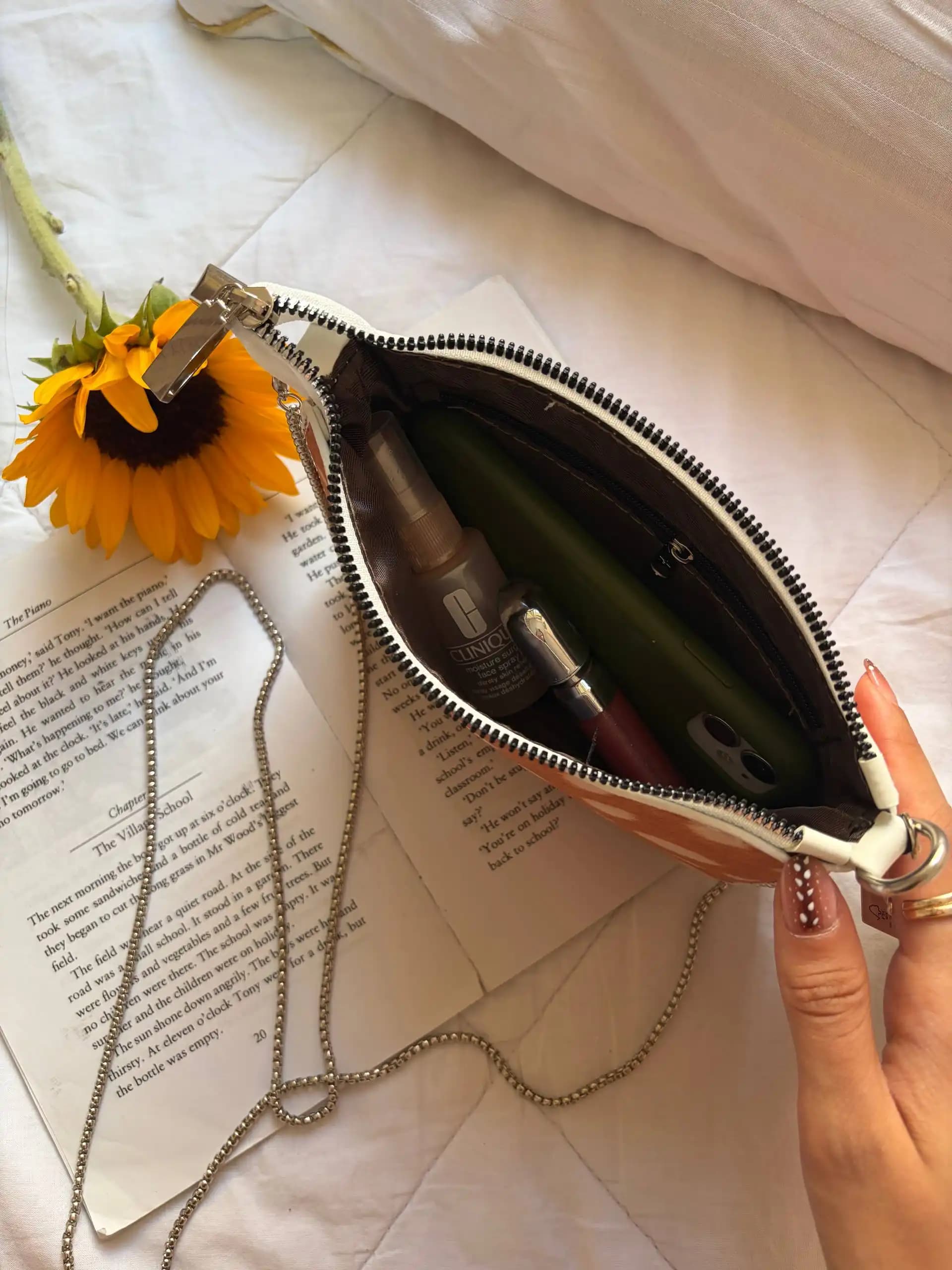 کیف دوشی زنانه مدل تیله ای بامبی — تصویر ۳