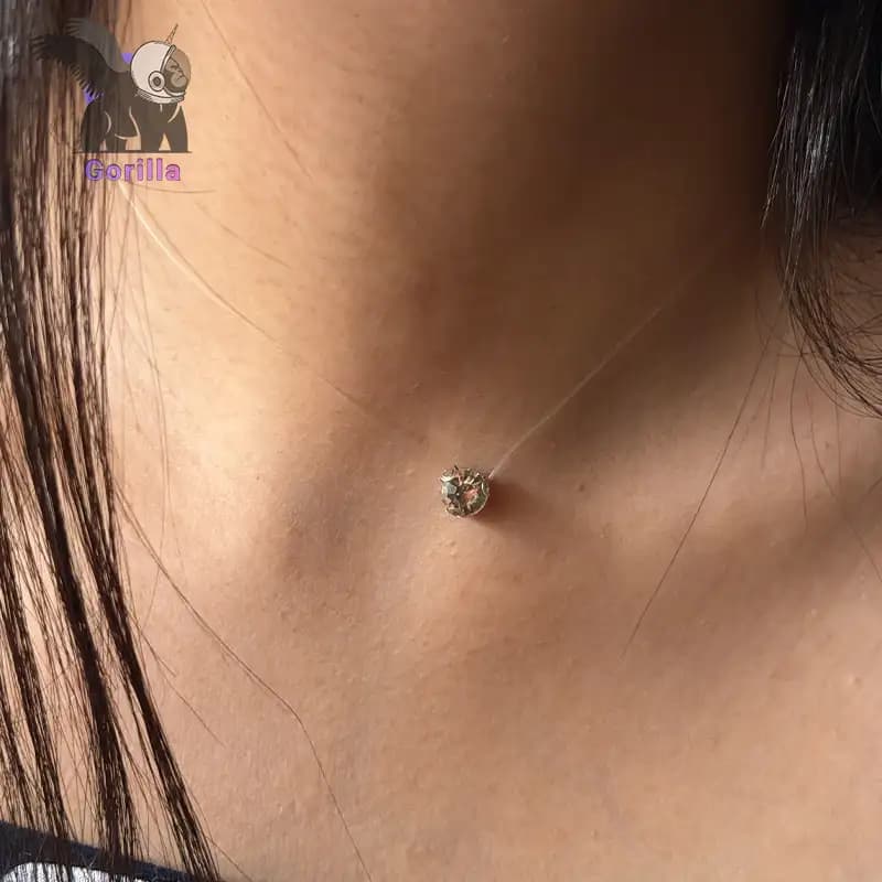 گردنبند تک نگین با نخ نامرئی — تصویر ۲