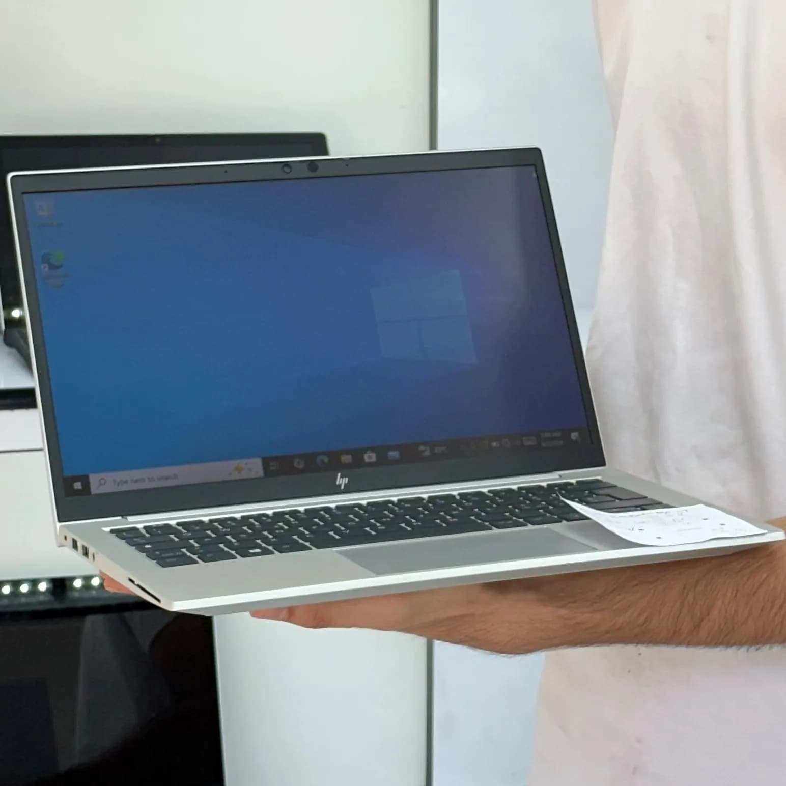 لپ تاپ استوک HP Elite Book 830 G7 | Core i5-10U | 8GB | 256GB-SSD | Intel Uhd | 13.3inch″-Full HD — تصویر ۲