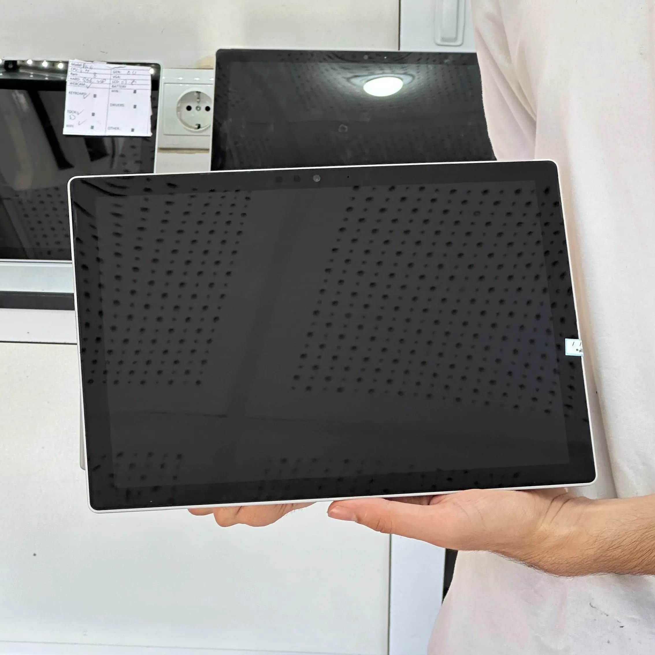 تبلت مایکروسافت سرفیس پرو 5 استوک + بدون کیبورد Surface pro 5 | Core i5-7300U | 8GB | 256GB-SSD — تصویر ۲