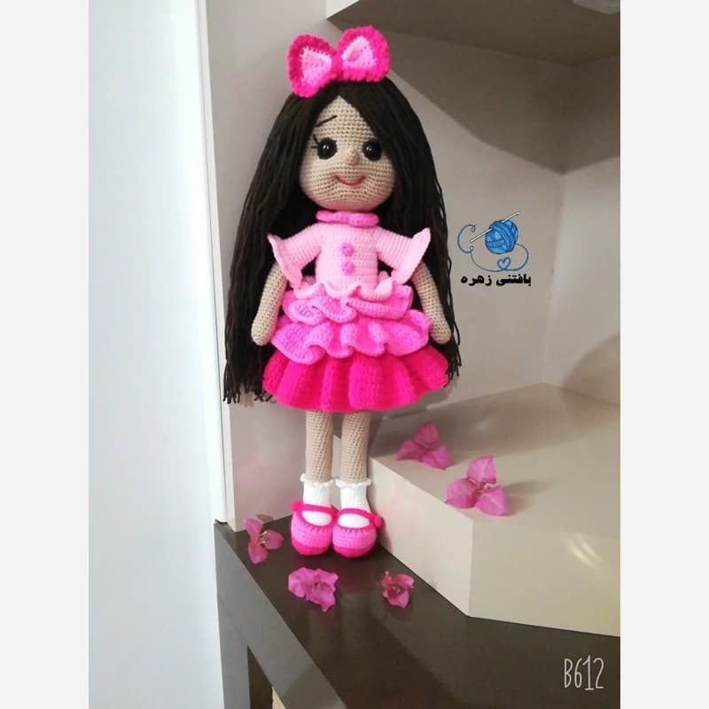 عروسک بافتنی دختر گلپری ،بافتنی زهره کاشمر