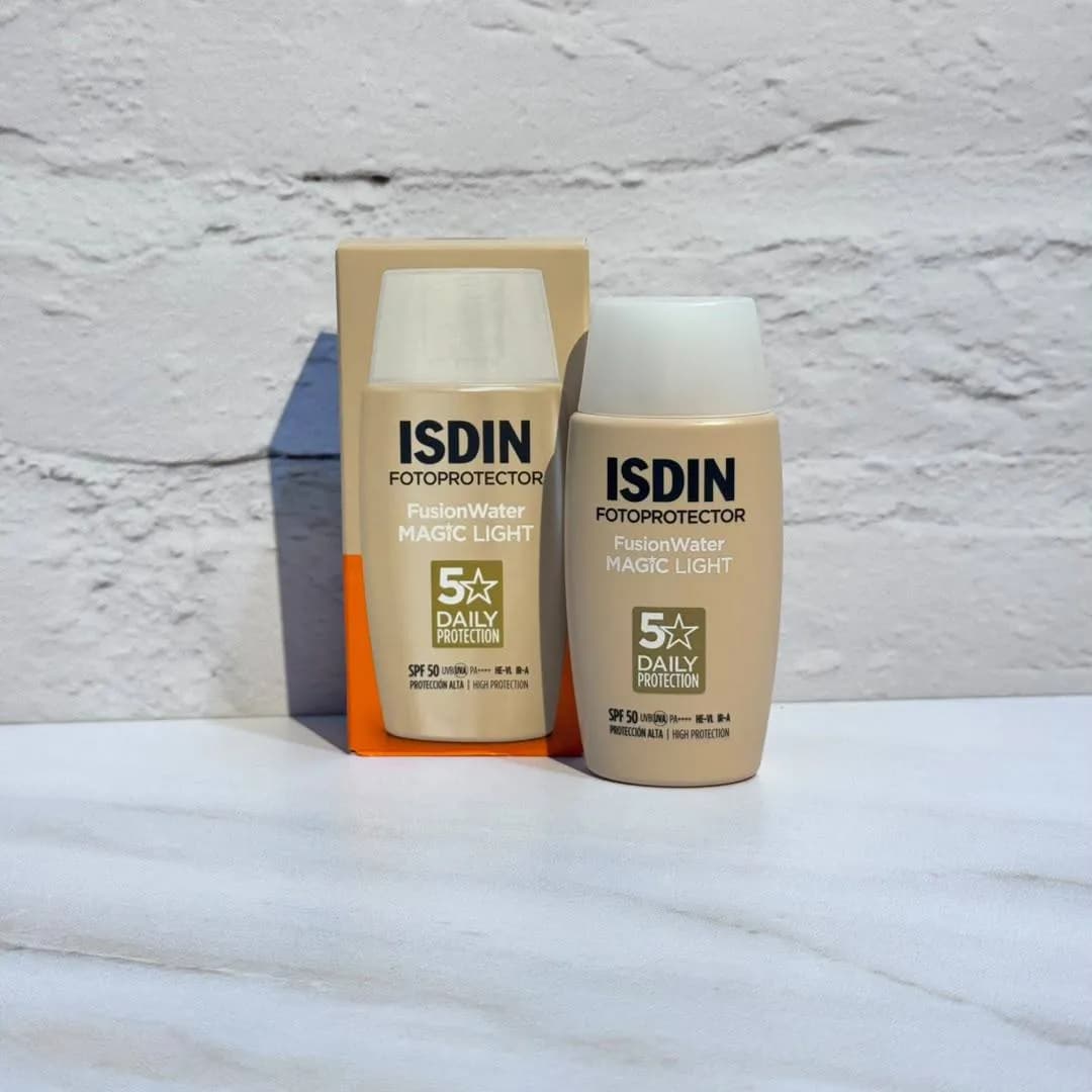 ضد آفتاب رنگی ایزدین مدل لایت ISDIN Fotoprotector Fusion Water SPF 50 Light