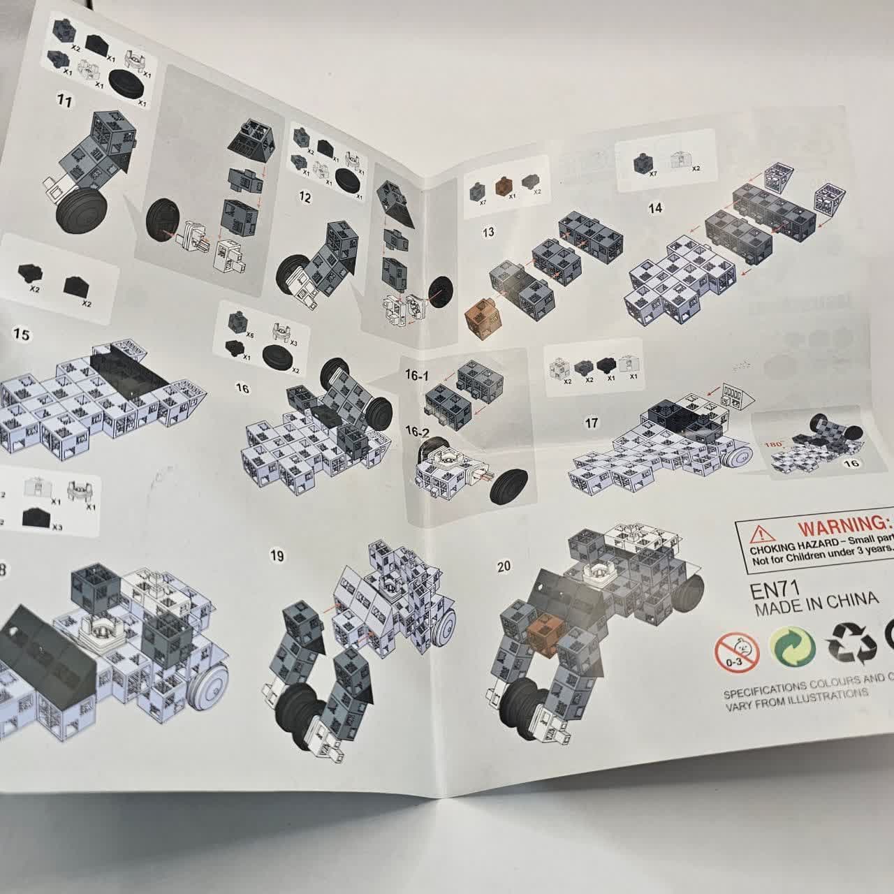 ساختنی 65 تکه ناب سل مدل دوکاره ربات و موتورسوار کد 2IN1 ROBOT BLOCK SET DIY ASSEMBLING — تصویر ۴