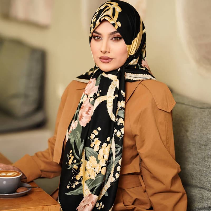 روسری زنانه مدل ابریشم توییل کد ۱۴۰×۱۴۰ — تصویر ۸