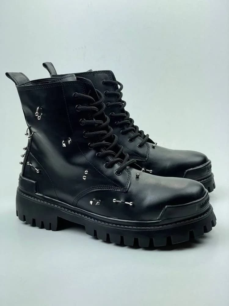کد 2917 بوت چرم بالنسیاگا BALENCIAGA مشکی مات پیرسینک — تصویر ۳
