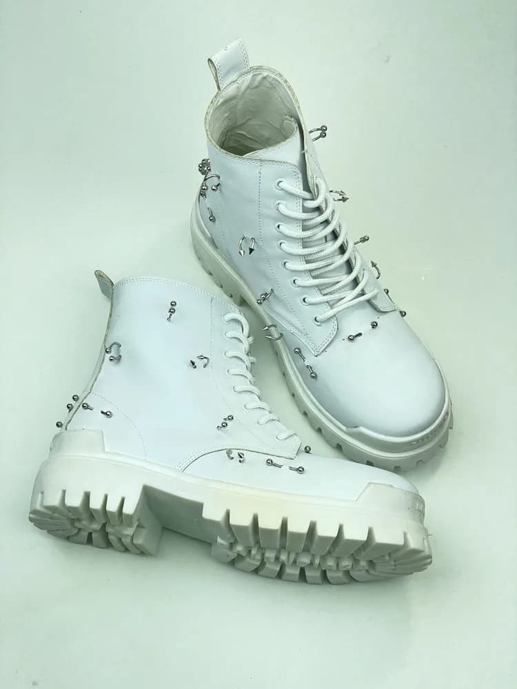 کد 2917 بوت چرم بالنسیاگا BALENCIAGA سفید مات پیرسینک — تصویر ۸
