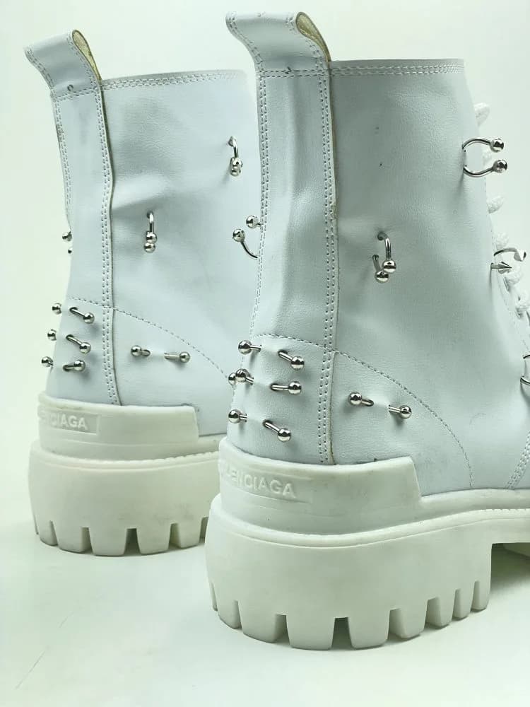 کد 2917 بوت چرم بالنسیاگا BALENCIAGA سفید مات پیرسینک — تصویر ۵